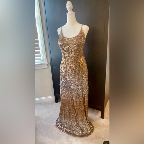 Halston Noah Ombre Gown - Picture 2 of 3